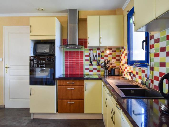 Location de vacances pour 9 personnes, avec piscine et jacuzzi ainsi que jardin et sauna, animaux acceptés dans Plage Trenez - 3