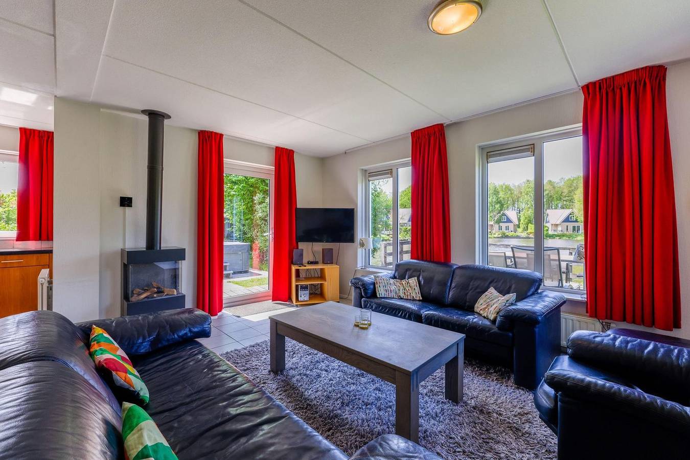 Freistehendes Ferienhaus für sechs Personen mit Außen Spa und Sauna in Drenthe