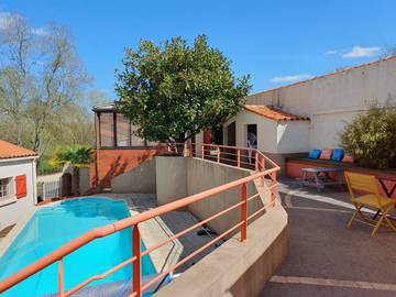Gîte pour 4 personnes, avec piscine ainsi que terrasse et jardin en Vendée