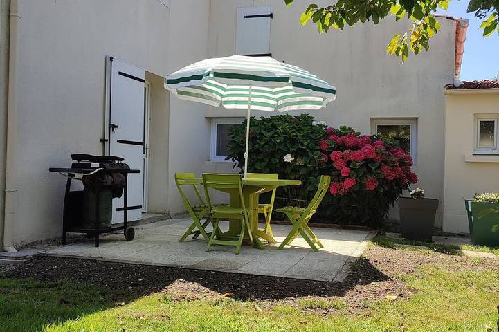Location de vacances pour 6 personnes, avec Terrasse et Jardin à Saint-Étienne-de-Mer-Morte