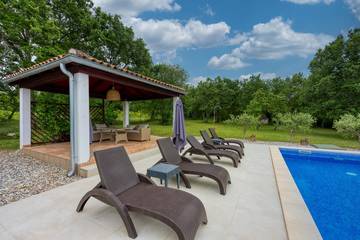 Villa for 8 People in Kapelica, Eastcoast Istria, Photo 2