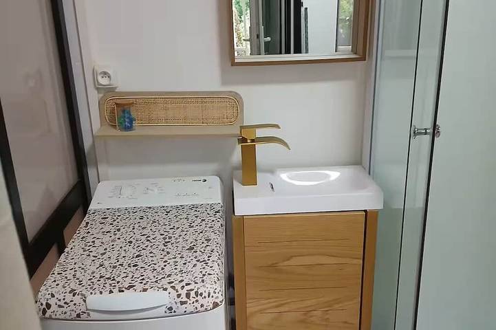 Modern studio with private garden - Cure thermale Saint-Honoré-les-Bains in Saint-Honoré-les-Bains, Naturpark Morvan