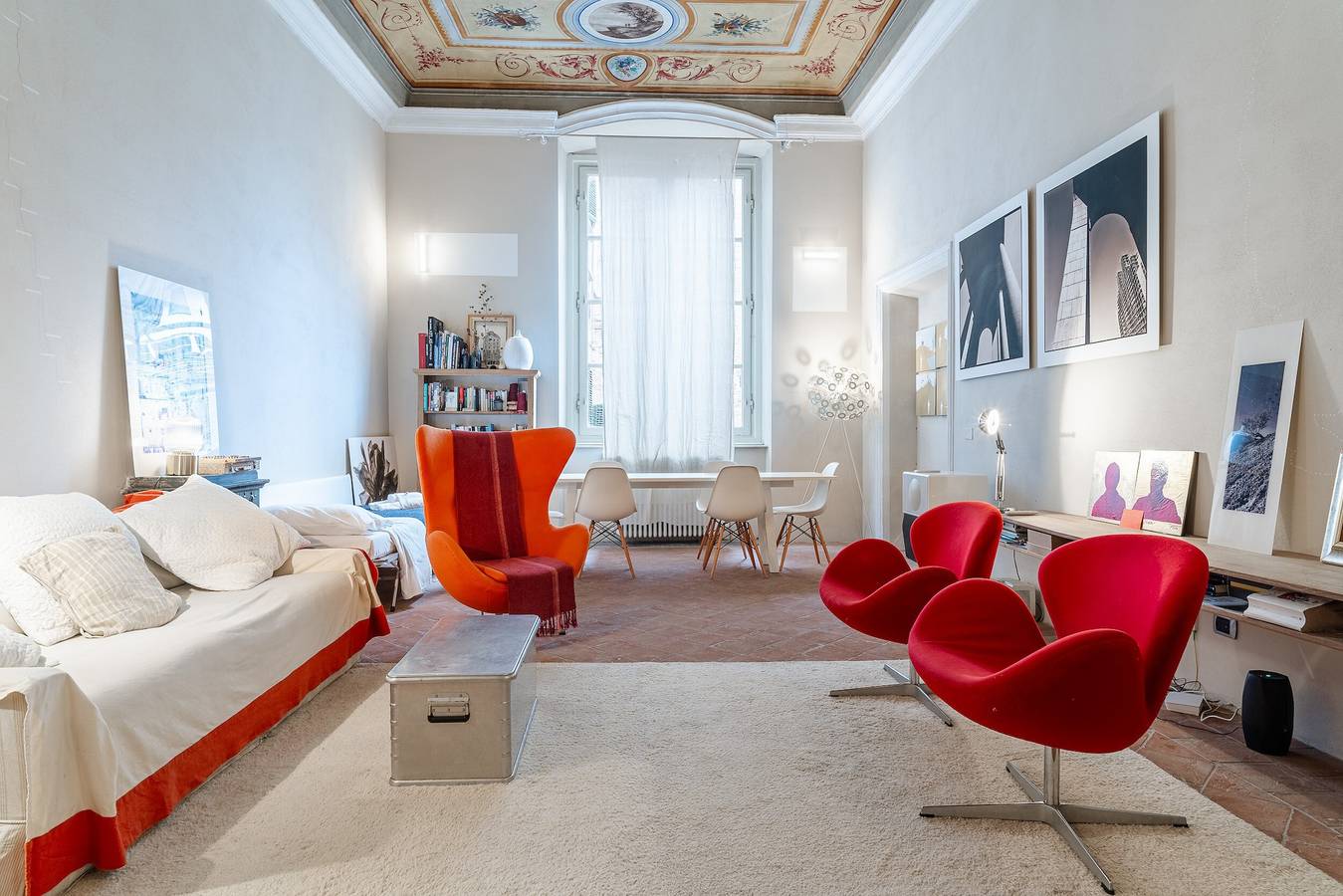 L'affresco – Via Guinigi: Historic Apartment with Frescoed Ceiling in Central Lucca in Lucca, Lucca Province