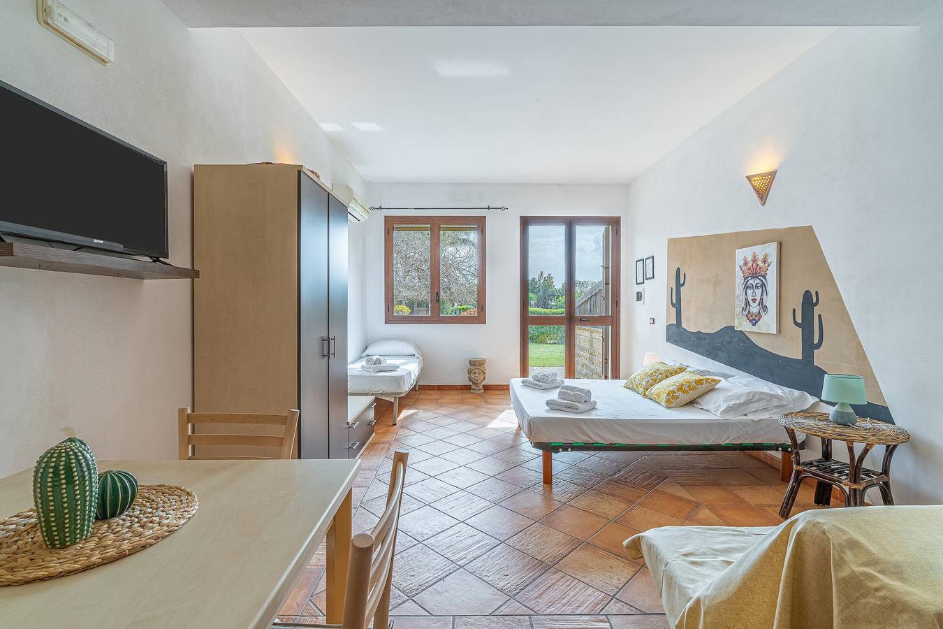 Appartement entier, Appartement 'Pathos Retreat Lavanda' avec piscine partagée, Wi-Fi et climatisation in Syracuse, Province de Syracuse