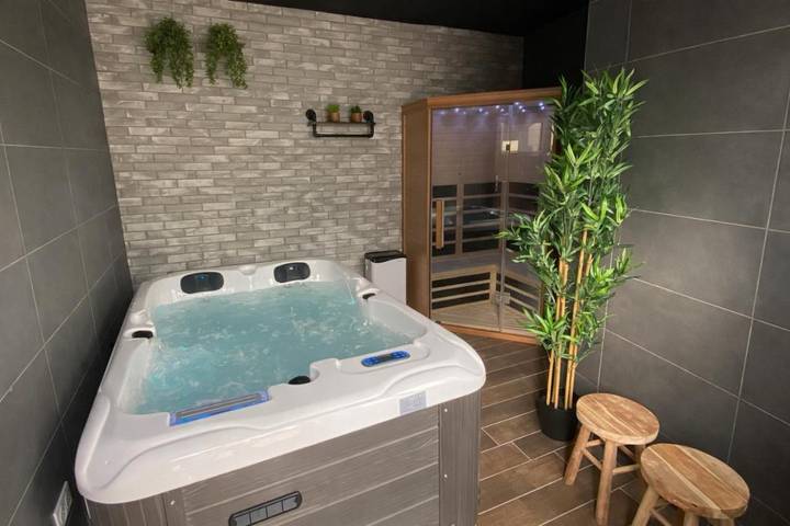 Gîte pour 2 personnes, avec jardin ainsi que sauna et jacuzzi à Bischoffsheim - 2