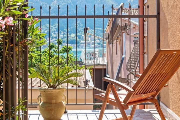 Maison d’hôte pour 6 personnes, avec balcon à Kotor - 3