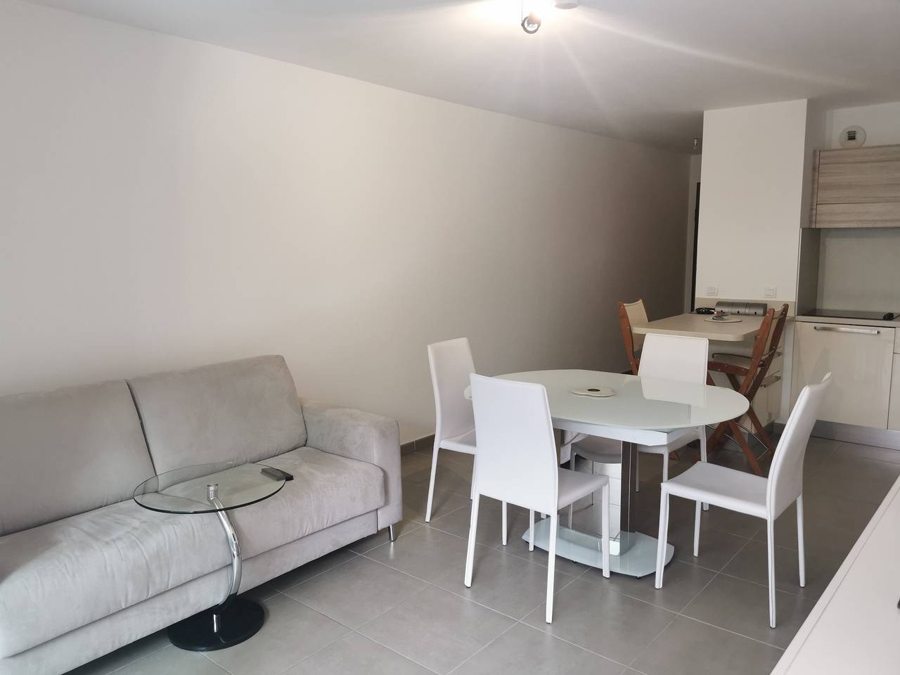 Ganze Wohnung, Zentrales 2-Zimmer-Apartment Juan-les-Pins mit Garage und Terrasse in Juan-les-Pins, Antibes