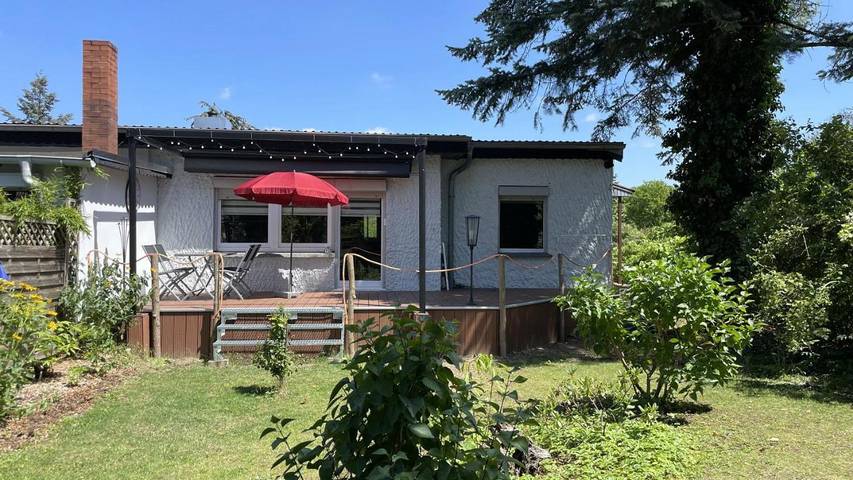 Ferienhaus für 4 Personen, mit Terrasse und Garten sowie Sauna in Geltow
