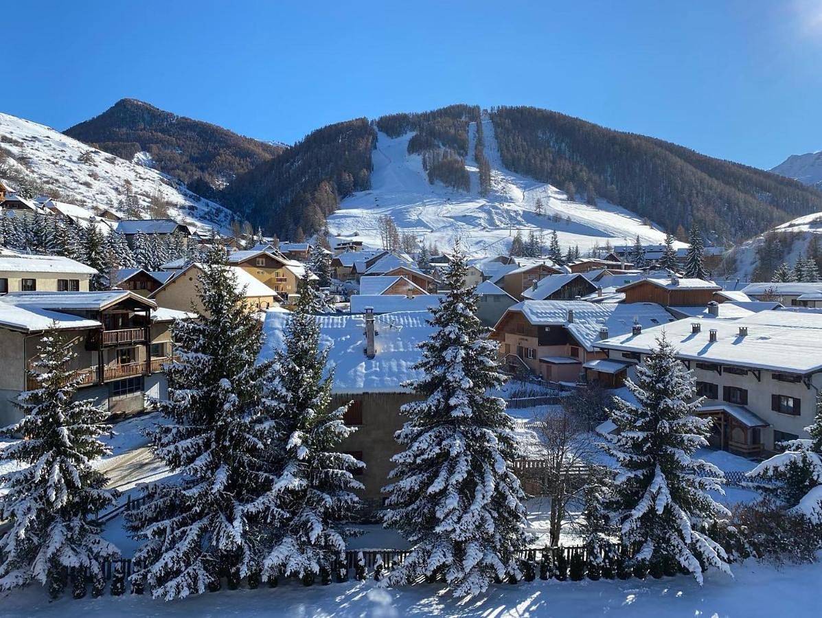 Double Room with Mountain View in Vars (station de ski), Vars