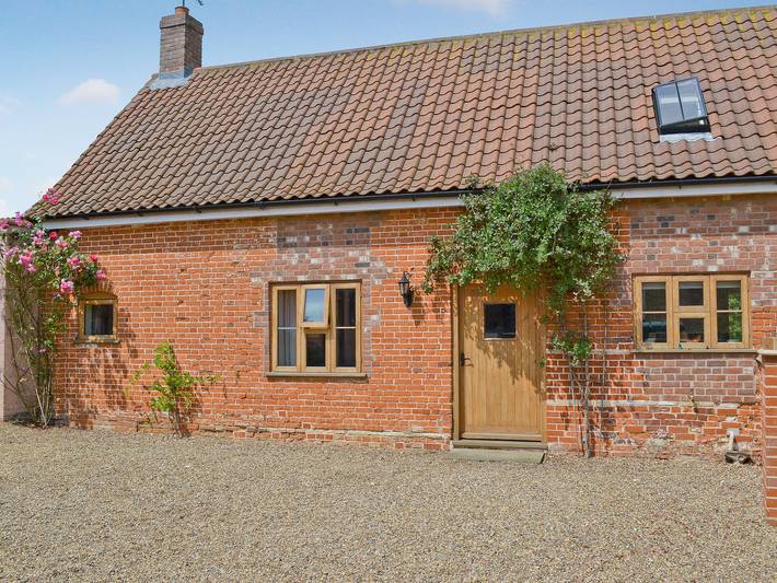 Glamping for 4 people, with garden in Norfolk