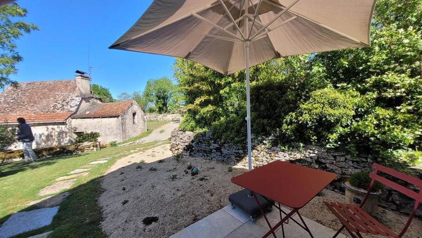 Chambre d’hôte pour 2 personnes, avec Terrasse ainsi que Jacuzzi et Jardin dans le Lot - 4