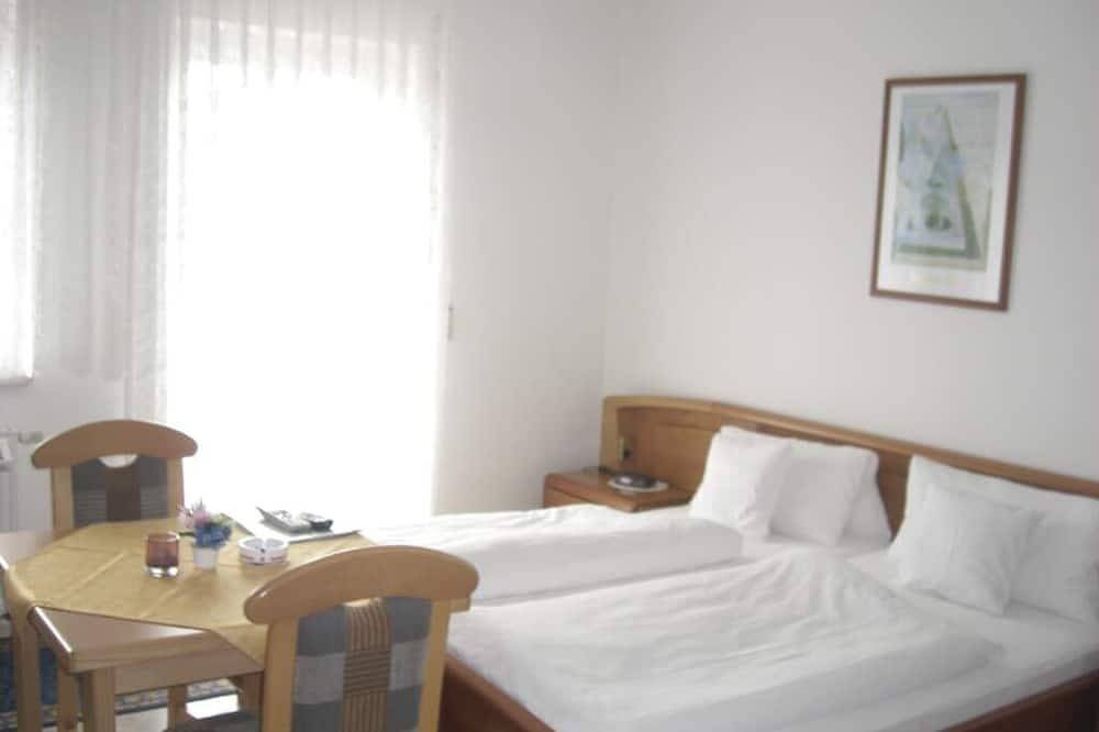 Apartamento inteiro, Apartamento de cobertura com varanda in Mahring, Baviera Oriental