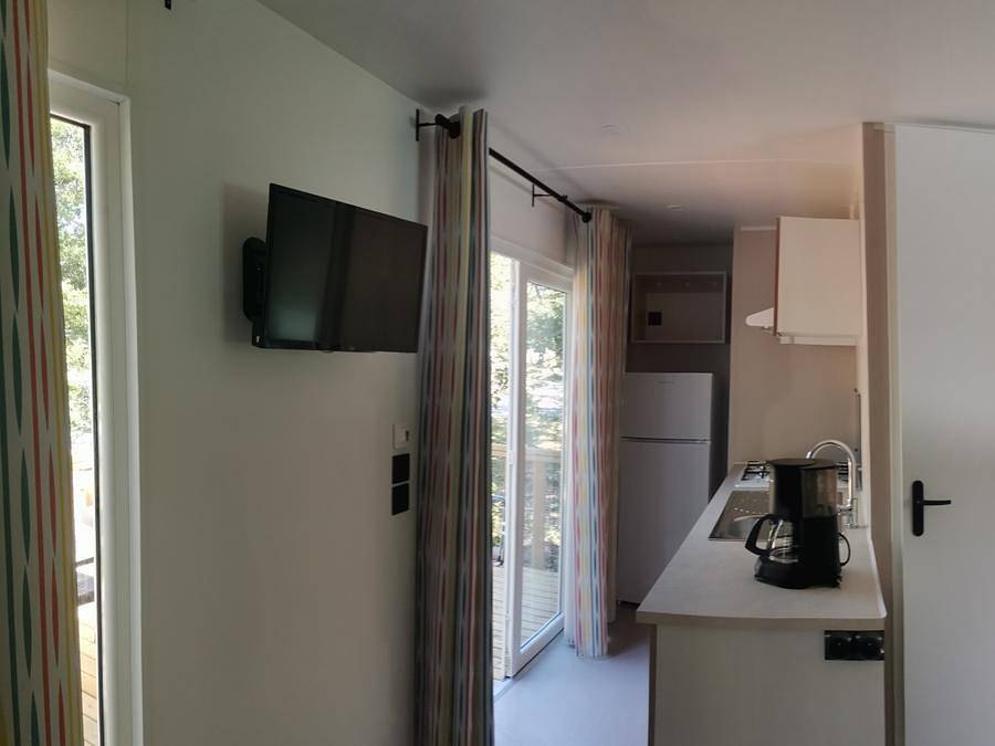 Flower Camping Jas du Moine - Mobilhome 4 personas - Standard 26m² - 2 habitaciones + Terraza + Tv + Aire acondicionado in Salignac, Forcalquier region