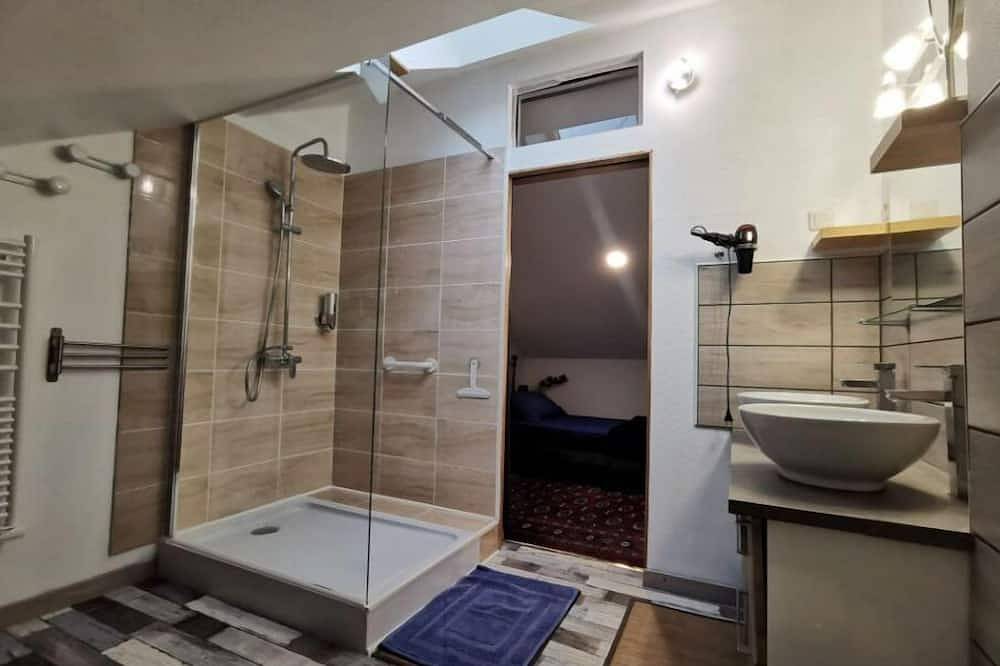 Maison de Vacances Avec Piscine Pour 12 Personnes in Cormatin, Mâcon und Umgebung