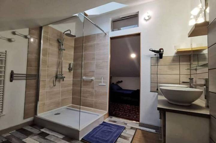 Location de vacances pour 12 personnes, avec jardin à Cormatin - 4