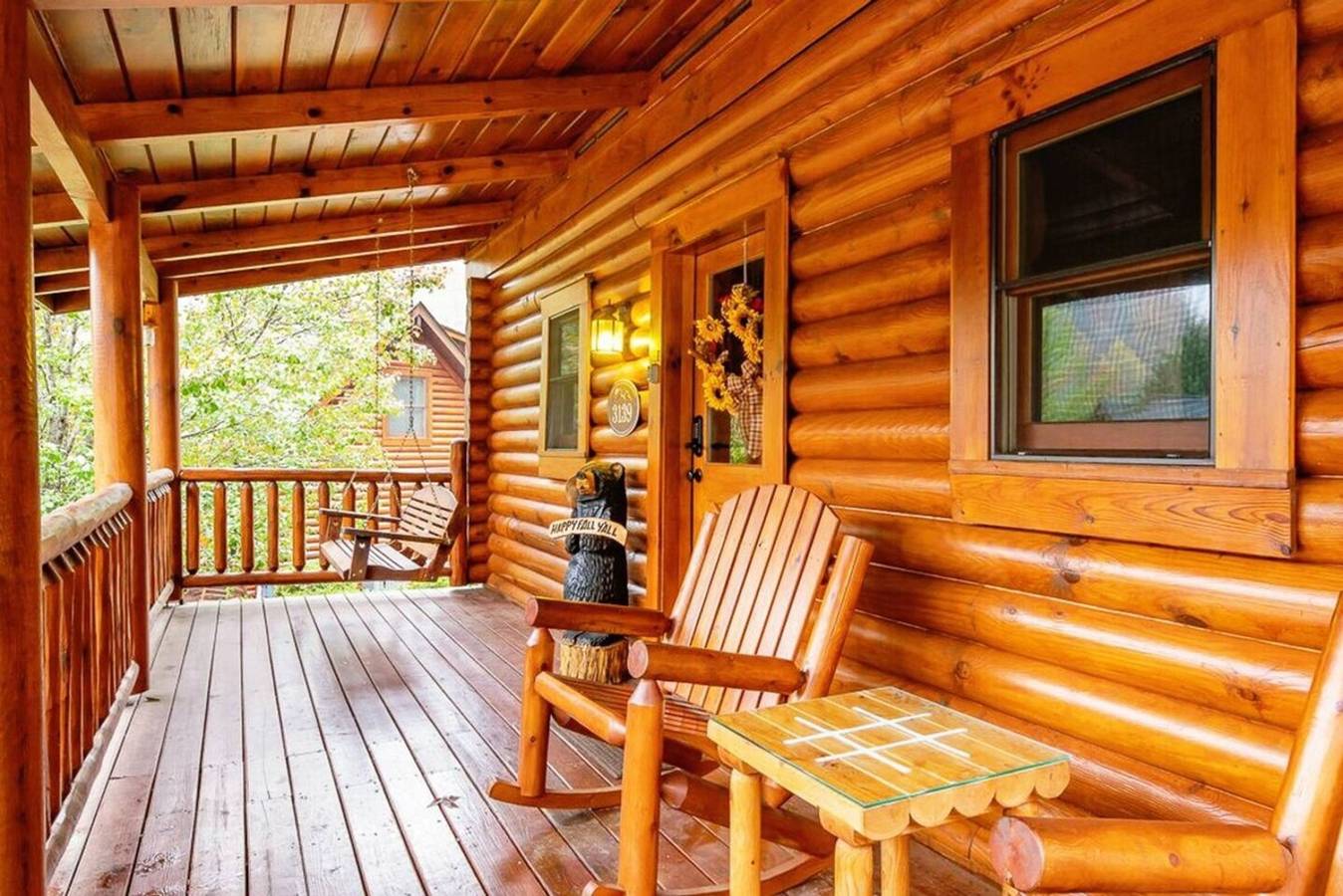 Entire apartment, Cozy Upscale Cabin w/Fireplace, Hot Tub  in Cove Creek Cascades, Sevier County