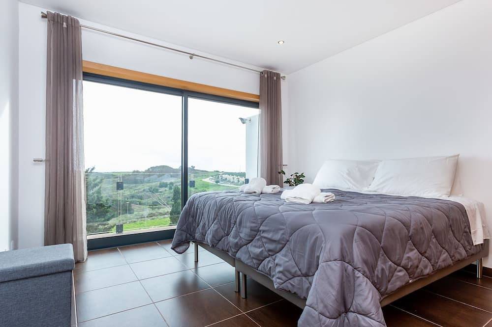Casa Chic - Minimalistisches 3 Schlafzimmer mit toller Aussicht in Raposeira, Vila do Bispo