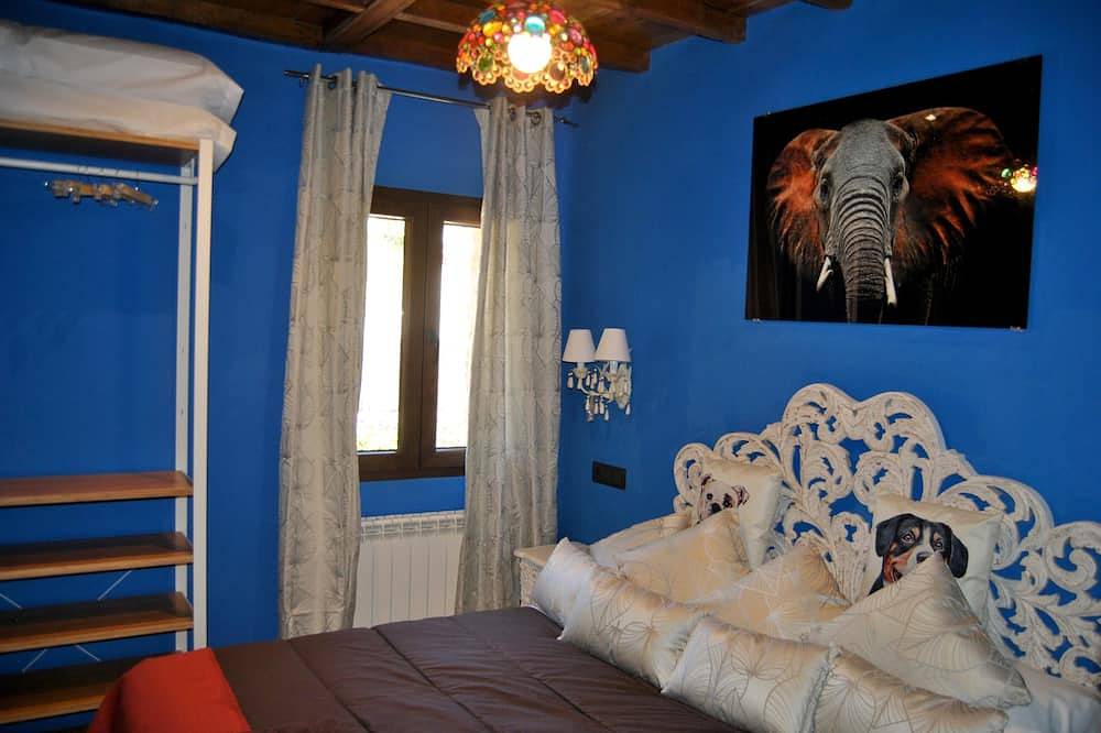 Casa Rural Con Piscina Cubierta Jacuzzi Y Barbacoa Para 16 Personas in Collado Mediano, Provincia de Madrid