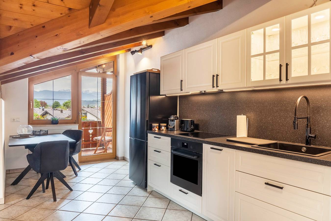 Appartement "Alpblick Zugspitze" met Bergzicht, Balkon & Wi-Fi, foto 8