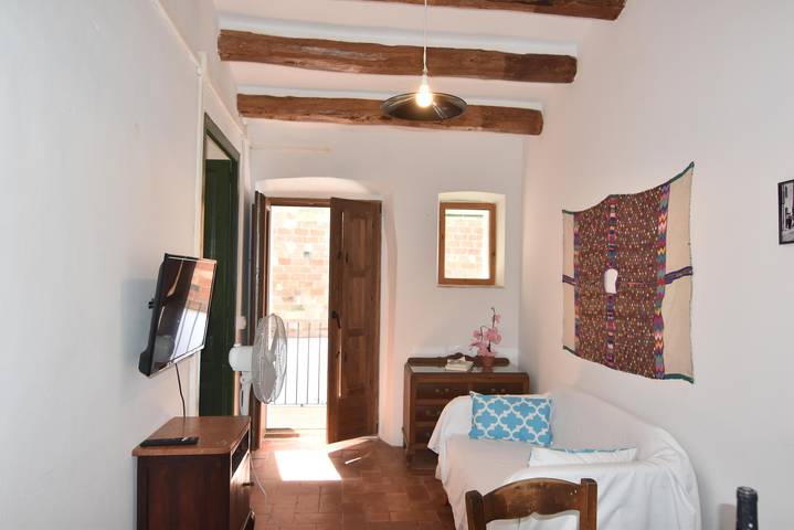 Casa rural para 4 personas, con balcón, Se admiten mascotas en la Costa Brava - 2