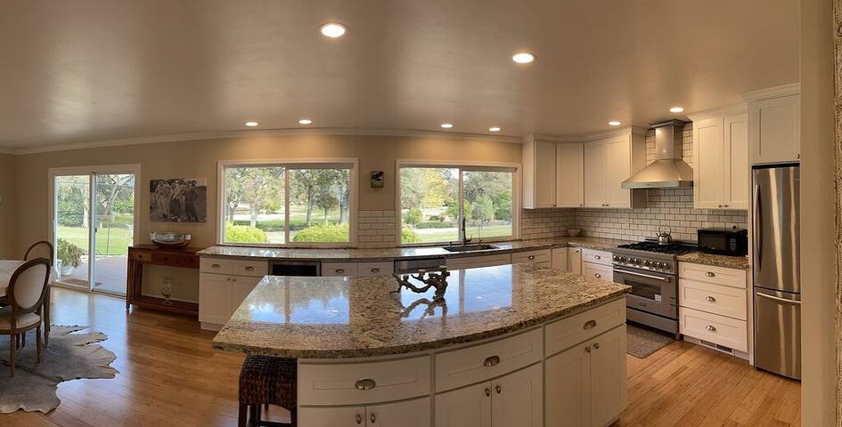 Vacation rental for 6 people, with yard and hot tub in Santa Rosa