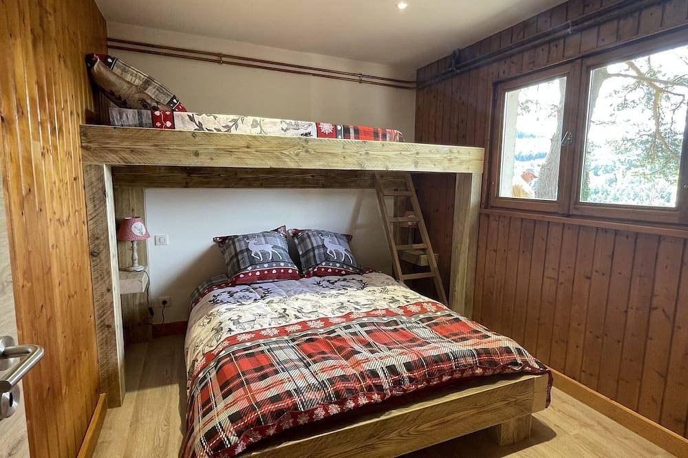 Mountain chalet with panoramic views over the entire valley in Plainfaing, Parque natural regional de los Ballons des Vosges