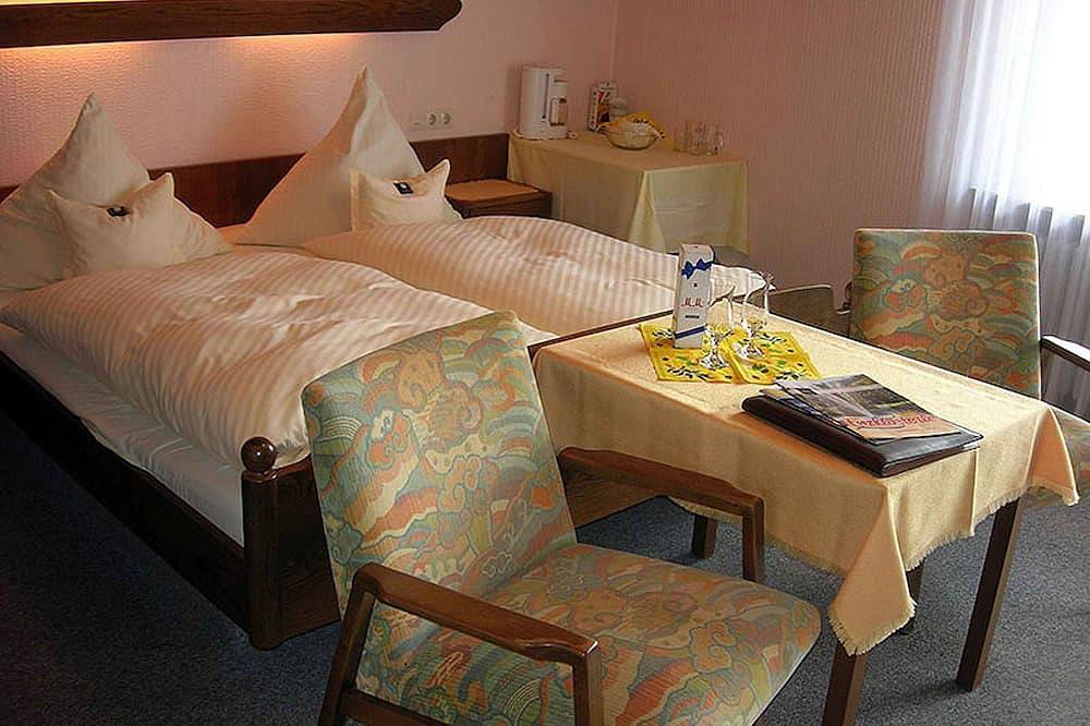 Ganze Wohnung, Doppelzimmer mit Dusche und Wc in Enzklösterle, Nordschwarzwald