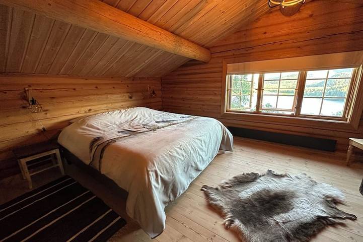 Luxury hillside family home with panoramic views, sauna & hot tub in Tveitvatnet, Åmli