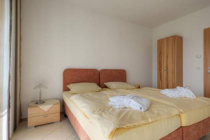 Waldseite Standardzimmer, Waldblick ab 12 Ün - Waldhotel Sonnenberg in Bollendorf, Eifelkreis Bitburg-Prüm