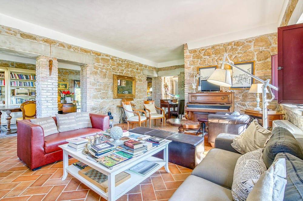 Cozy home in Tuscania Vt with private swimming pool, can be inside or outside in Tuscania, Province de Viterbo