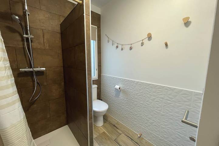 Location de vacances pour 4 personnes, avec terrasse, animaux acceptés à Le Val-Saint-Père - 4