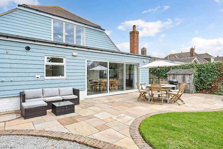 Cottage for 9 people, with Garden in West Wittering