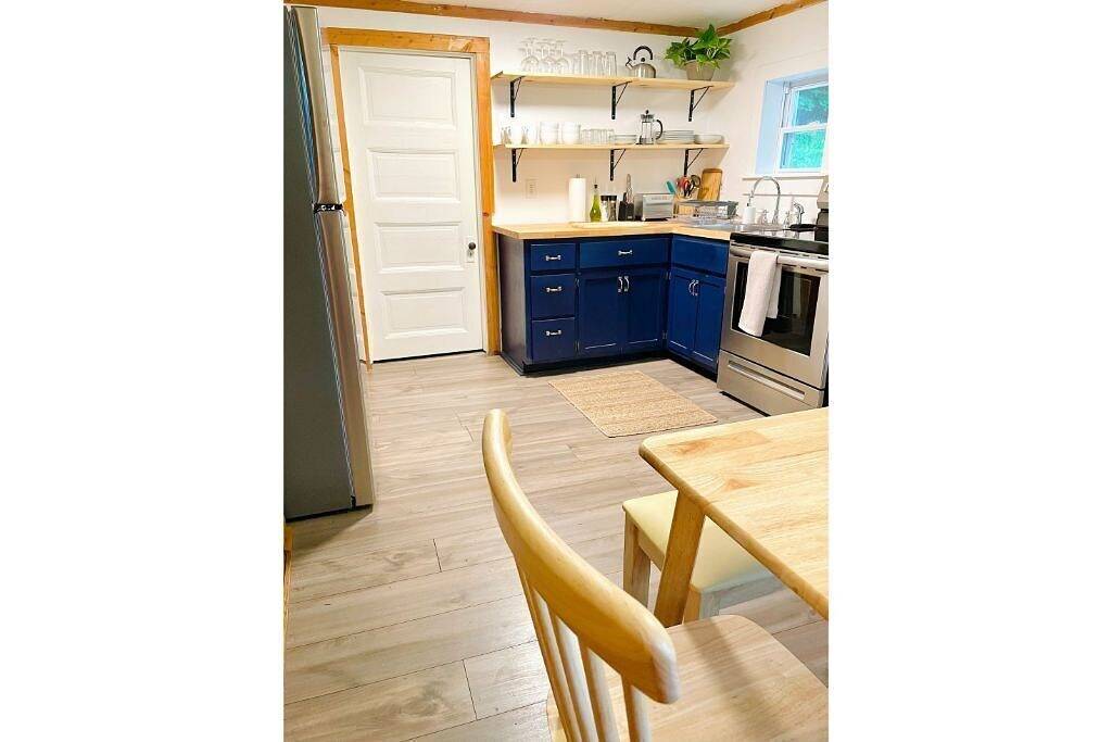 Cozy Cottage with Jacuzzi+Sauna+Fire Pit and Reading Nook! in Sullivan County