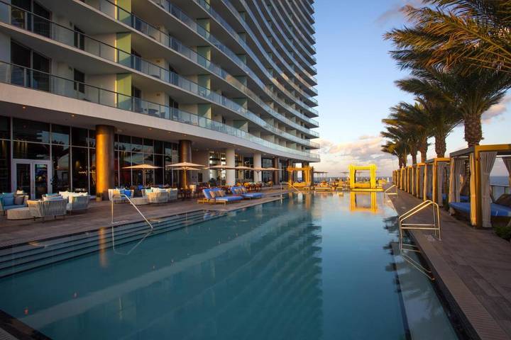 Aparthotel para 4 personas, con vistas además de piscina y terraza - 1