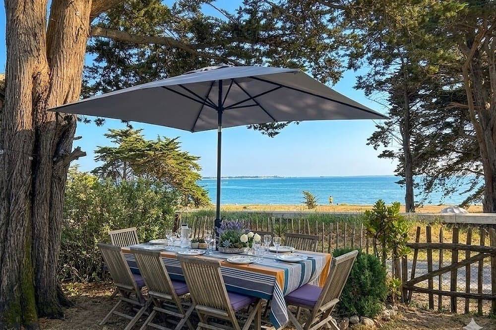 Villa Typique Sur La Plage Ile D’Aix Exceptionnelle Vue Mer in Île-d'Aix, Région de Rochefort