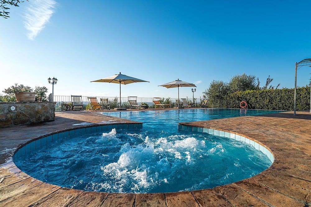 Splendida villa indipendente con WIFI, piscina privata, A/C, vasca idromassaggio, TV, balcone in Montaione, Firenze province