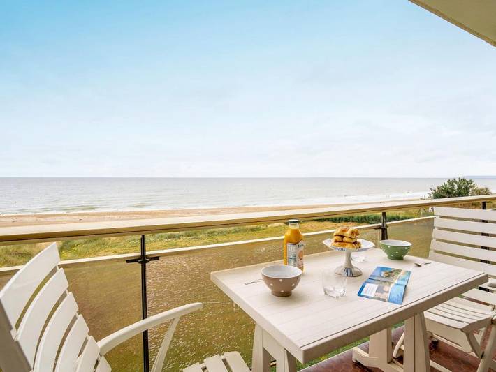 Gîte pour 2 personnes, avec piscine et balcon dans Plage du Hôme