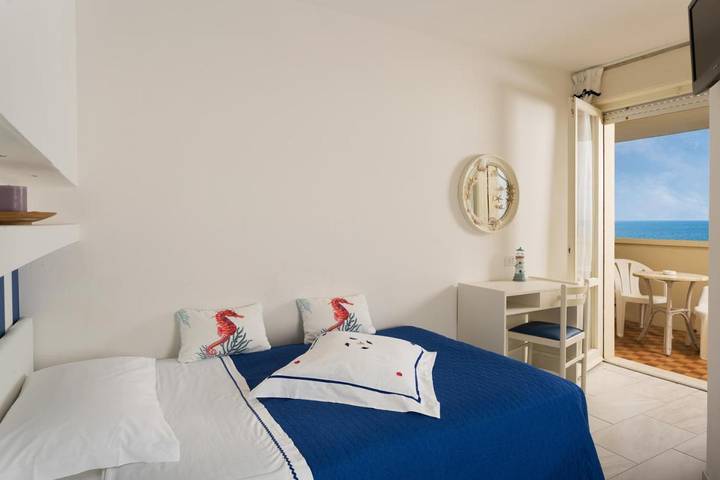 Hôtel pour 2 personnes, avec bassin pour enfant ainsi que vue et jardin, adapté aux familles à Misano Adriatico - 2