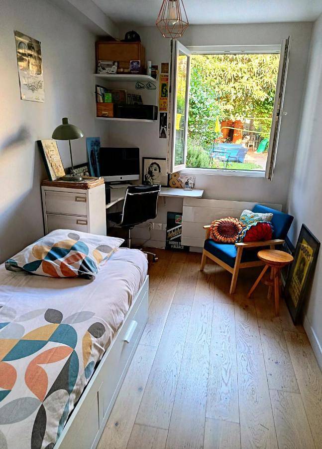 Maison d’hôte pour 2 personnes, avec jardin et vue à Montreuil