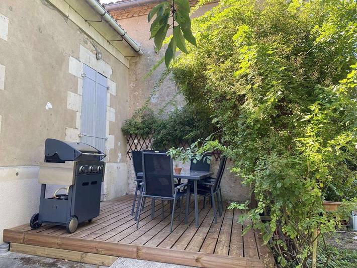 Location de vacances pour 8 personnes, avec terrasse et jardin, animaux acceptés dans Saint-Aubin-de-Blaye
