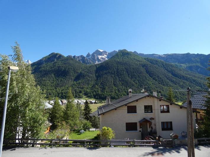 Gîte pour 3 personnes, avec vue et jardin à Ceillac - 2