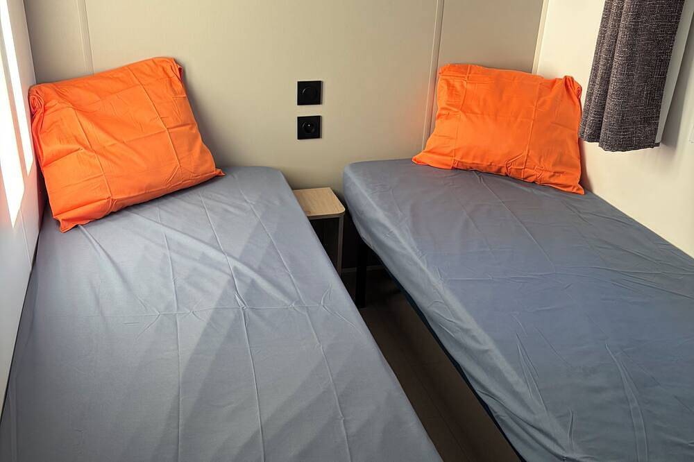 Mobil-home cosy 3ch ,piscine in La Crau, Côte méditerranéenne (France)
