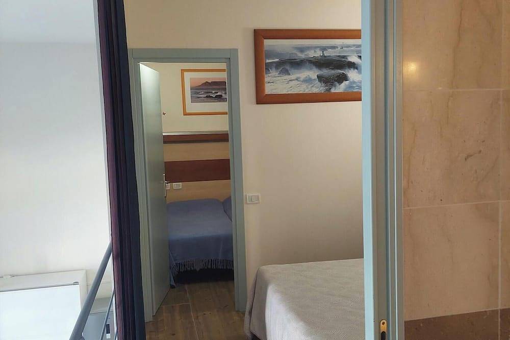 Apartamento entero, Residencia junto al mar en un bosque de pinos con piscina, dentro de un parque natural in Pisa, Costa de la Maremma