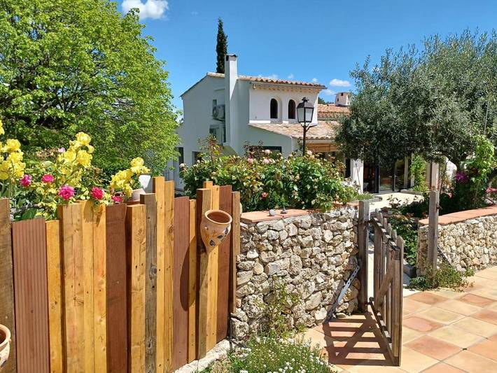 Chambre d’hôte pour 2 personnes, avec jardin ainsi que vue et piscine à Figanières - 4