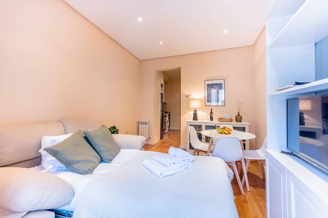 Entire apartment, M Ap. Hortaleza-Fuencarral in Centro (Madrid), Madrid