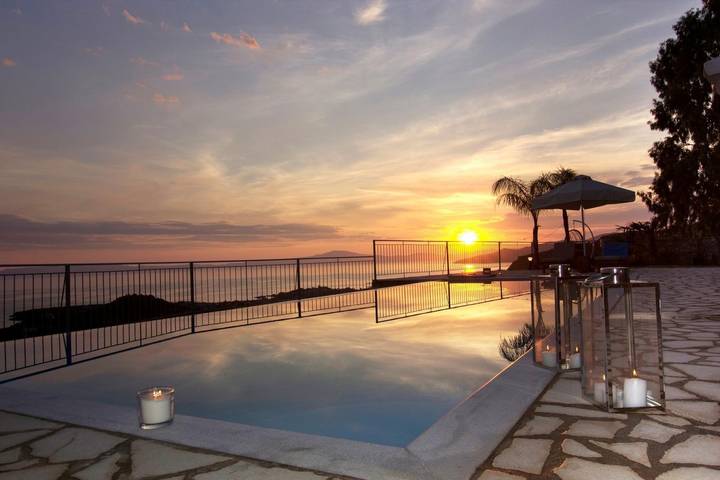 Villa for 4 people, with garden and pool in Stoupa