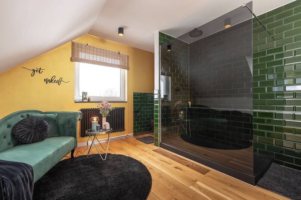 Ganze Wohnung, Annie – Dg-Apartment mit Kamin & Balkon | Am See mit Privatsteg & 2500 qm Garten in Westpommern