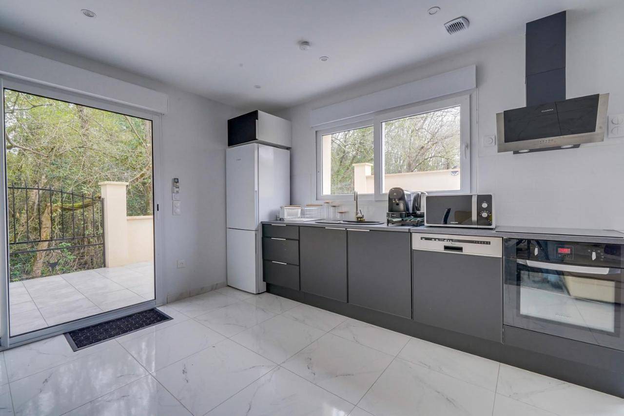 Two-Bedroom House in Fronsac, Région de Libourne