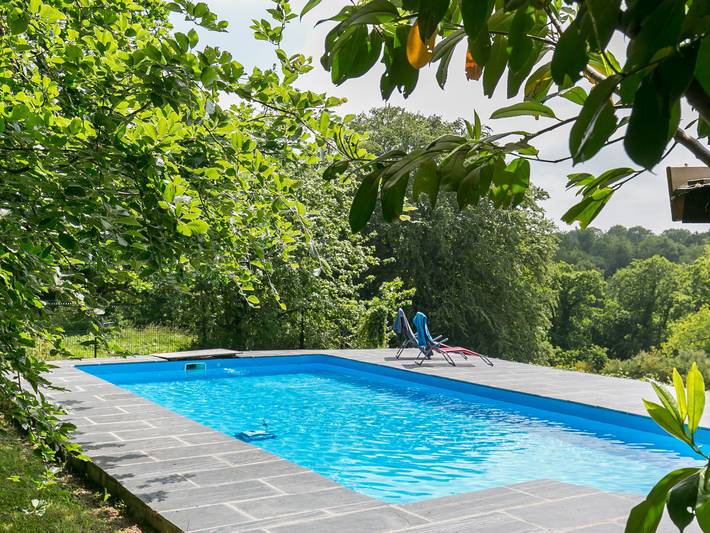 Gîte pour 3 personnes, avec jardin ainsi que terrasse et vue à Guimaëc