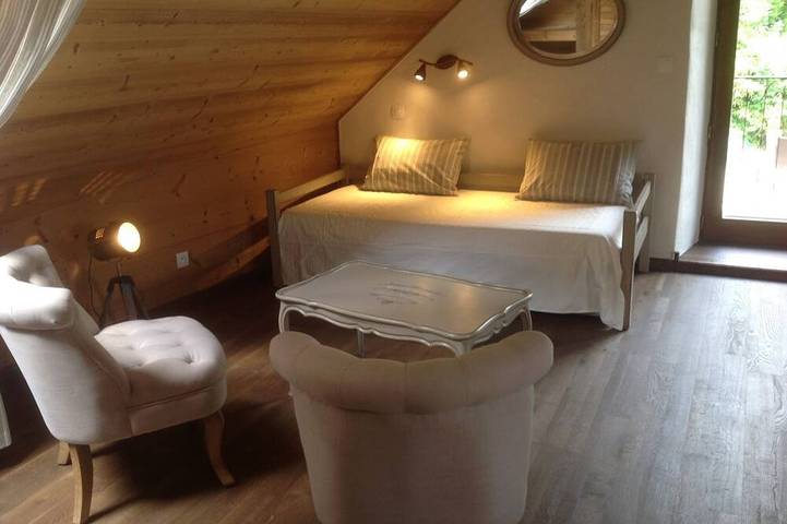 Location de vacances pour 8 personnes, avec jardin à Yenne - 3